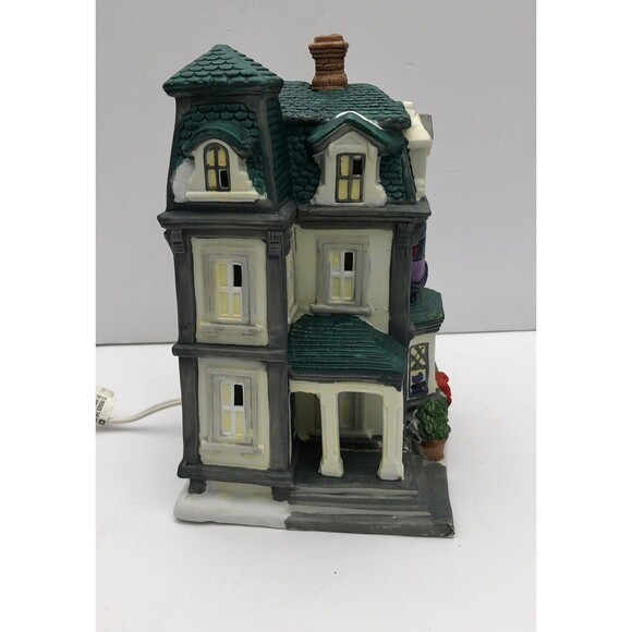 VILLAGE SQUARE COLLECTIBLES PORCLEAIN LIGHTED HOUSE "HATFIELDS HABERDASHERY" - Picture 5 of 15